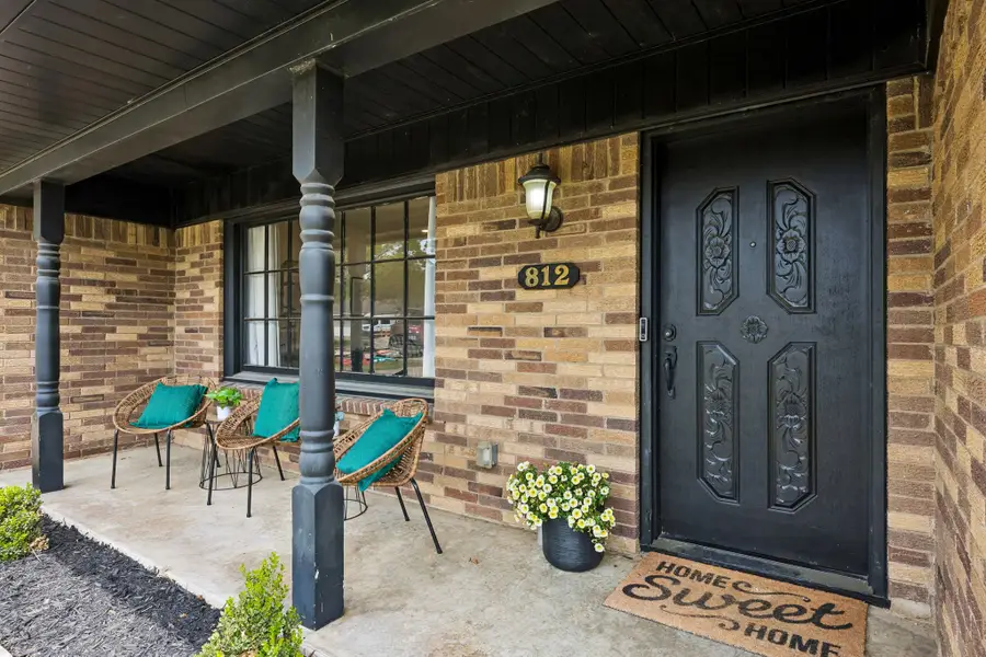 812 Prestwick Street, Bedford, TX 76022 - #3