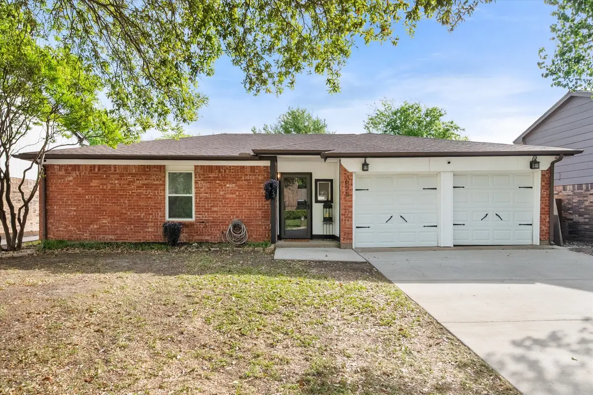 635 S Waxahachie Street, Mansfield, TX 76063 - #1