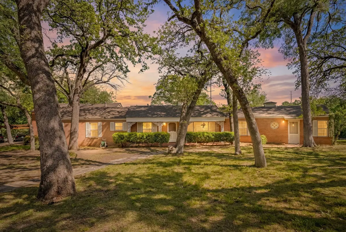 1504 Smilax Avenue, Fort Worth, TX 76111 - #1