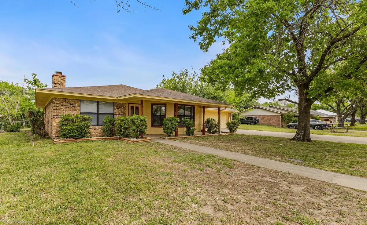 212 W Mcafee Street, Mabank, TX 75147 - #1