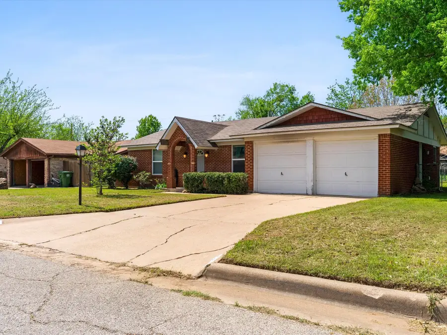 2100 SE 25th Avenue, Mineral Wells, TX 76067 - #3