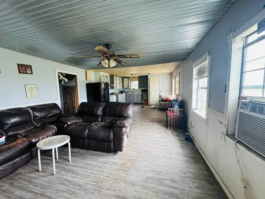 730 Warren Avenue, Clyde, TX 79510 - #2