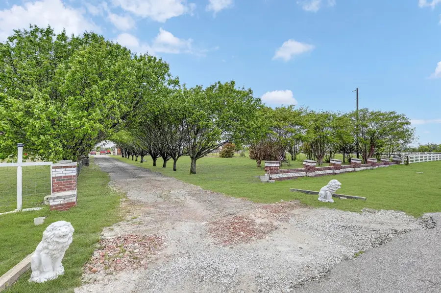 2070 Cr 377, Van Alstyne, TX 75495 - #2