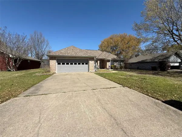 809 Martin Street, Bonham, TX 75418