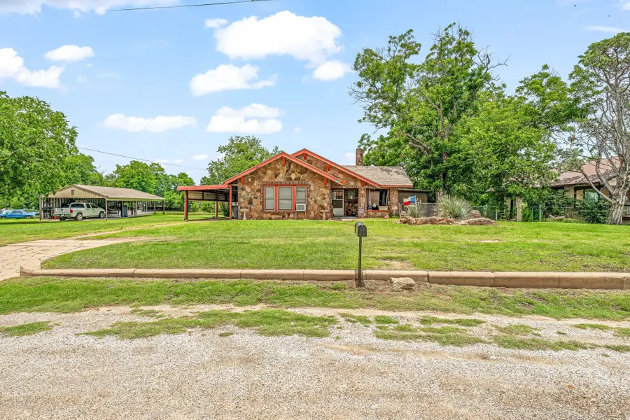 509 W Reynosa Avenue, De Leon, TX 76444 - #2