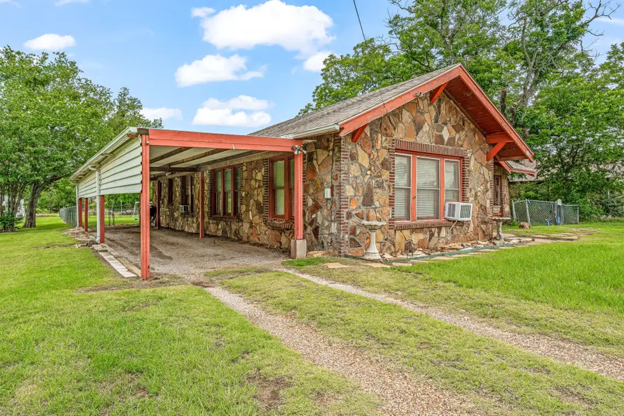 509 W Reynosa Avenue, De Leon, TX 76444 - #3