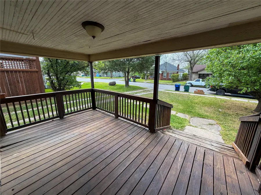 907 W Fischer Street, Sherman, TX 75092 - #2