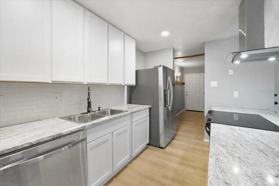 5321 Strickland Avenue, The Colony, TX 75056 - #3