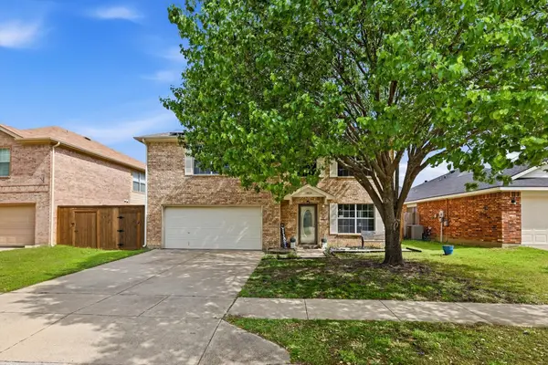10824 Irish Glen Trail, Fort Worth, TX 76052