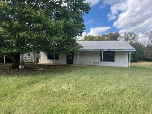 300 A E 3rd Street, Iredell, TX 76649