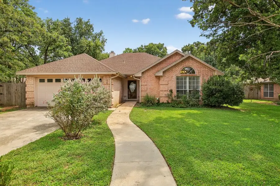 420 Meadowcrest Drive, Azle, TX 76020 - #2
