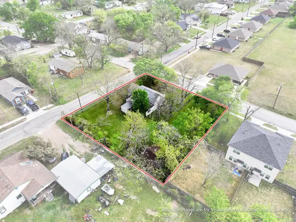 619 Thomas Street, Bonham, TX 75418