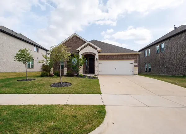 7235 Crowell Avenue, Arlington, TX 76002