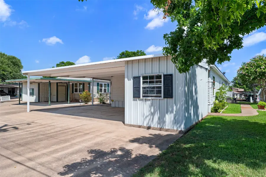 307 Brazos Harbor Drive, Granbury, TX 76048 - #2