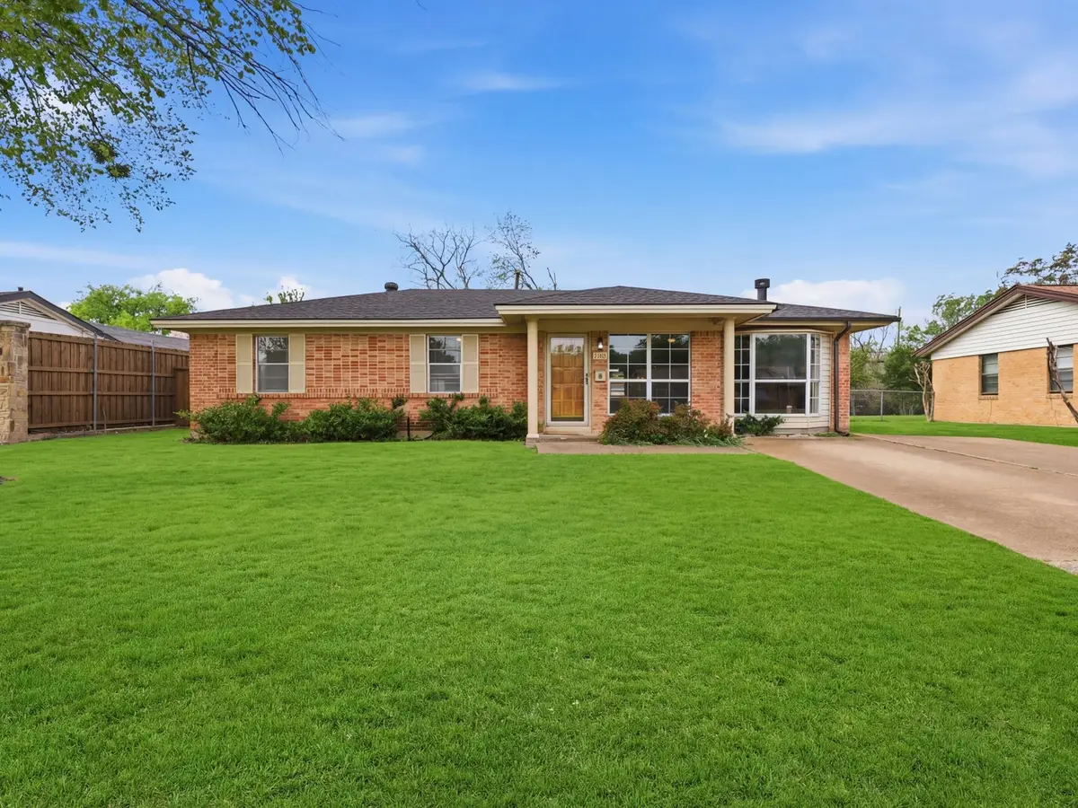 2613 W Rochelle Road, Irving, TX 75062 - #1