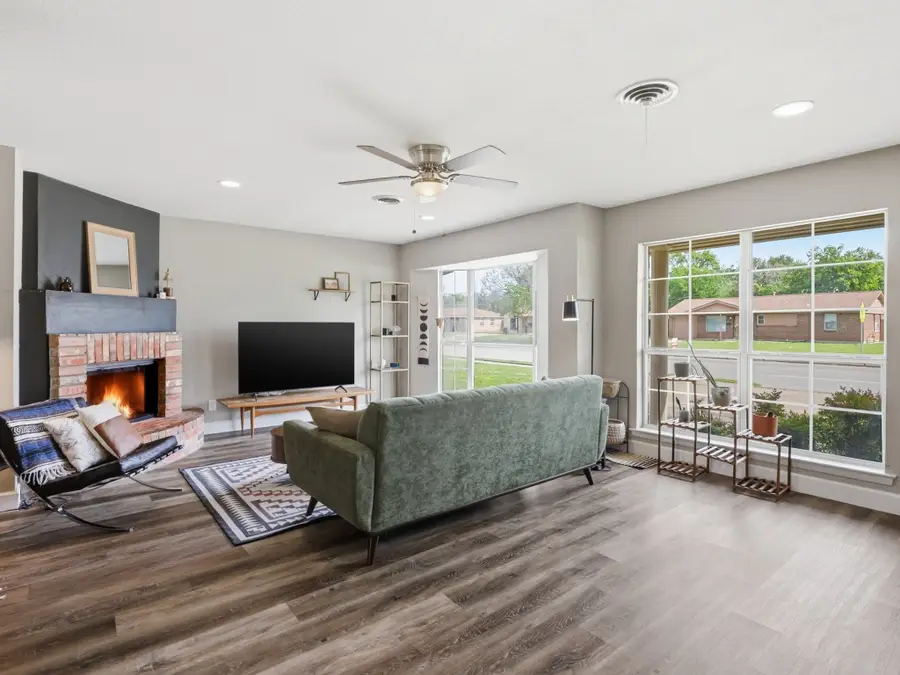 2613 W Rochelle Road, Irving, TX 75062 - #3