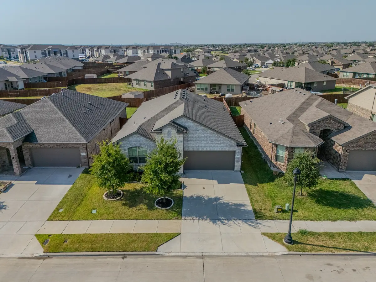 521 Dunmore Drive, Fort Worth, TX 76052 - #1