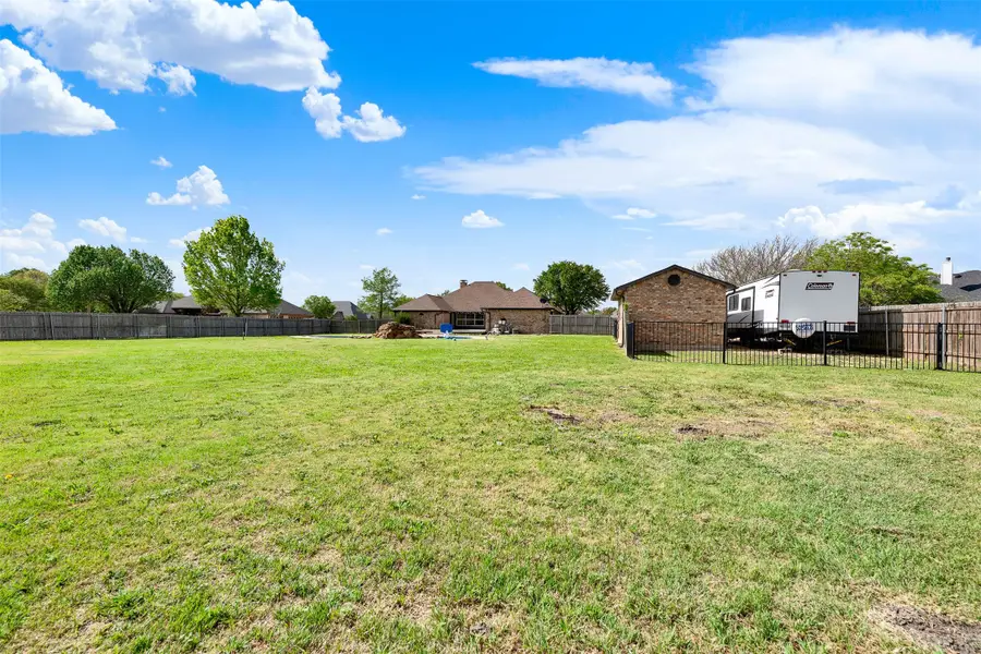 1201 E Oaklawn Drive, Talty, TX 75160 - #2