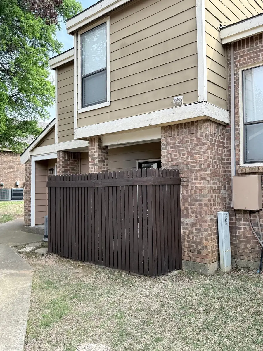 2103 Park Willow Lane #A, Arlington, TX 76011 - #3