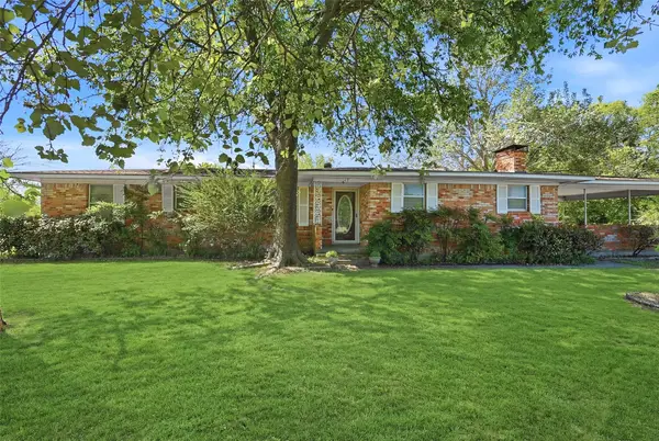 619 W Hayes Street, Savoy, TX 75479