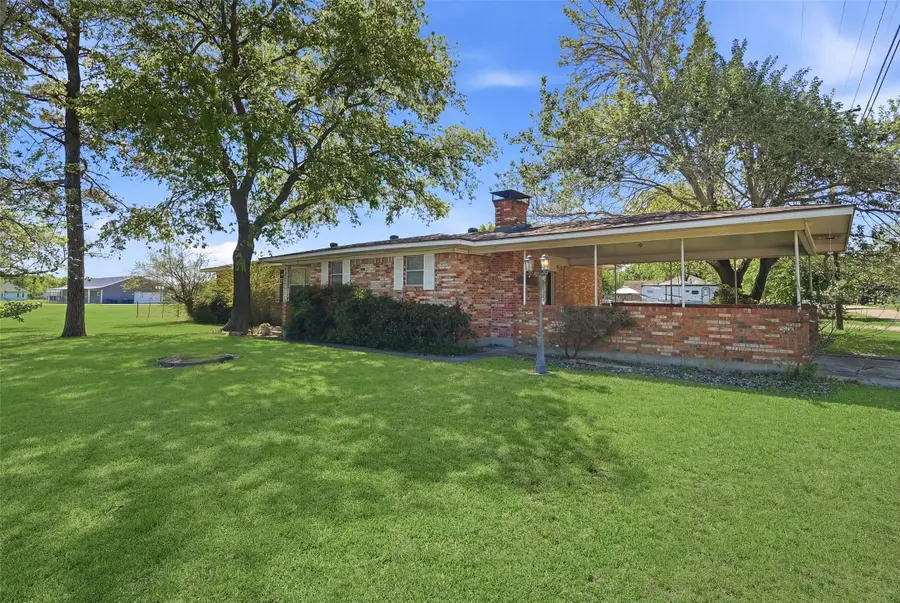 619 W Hayes Street, Savoy, TX 75479 - #2