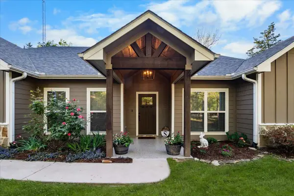 617 Rs County Road 1180, Emory, TX 75440