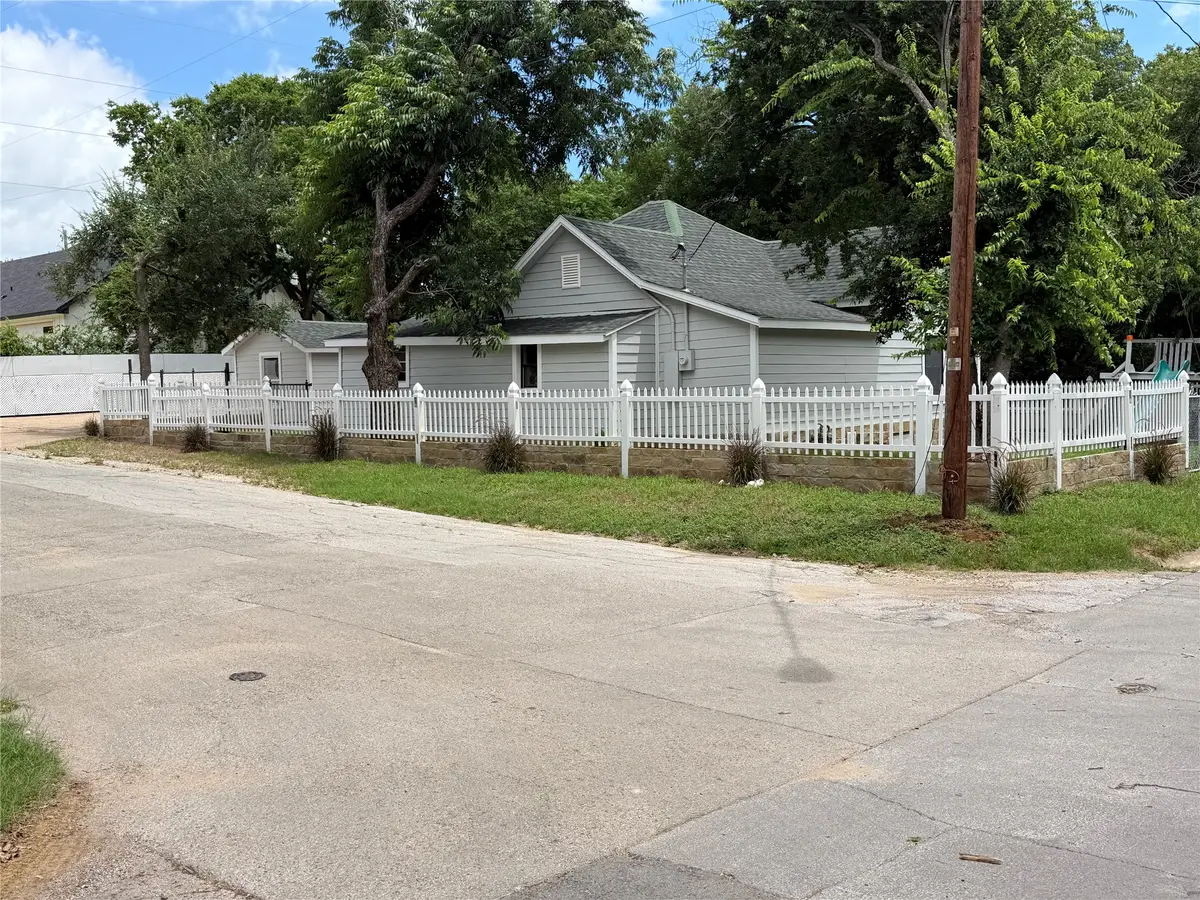 701 Olive Street, Cleburne, TX 76031 - #1