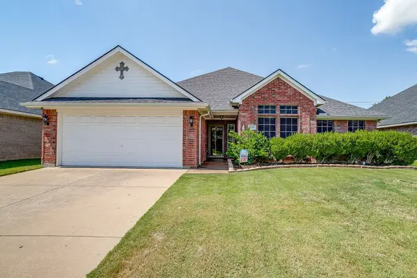 725 Snapper Drive, Burleson, TX 76028