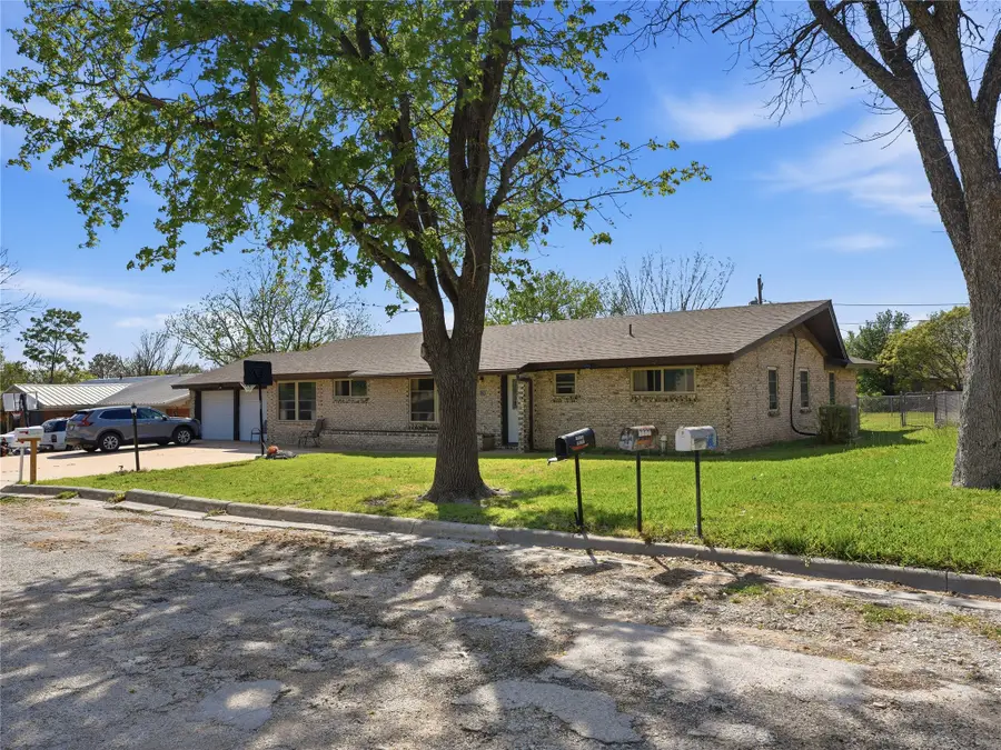 1224 N Holland Street, De Leon, TX 76444 - #3