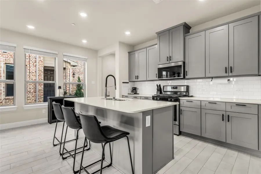 645 Hutchinson Drive, Lewisville, TX 75077 - #3