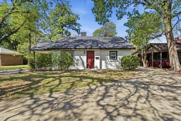 711 Roberts Cut Off Road, River Oaks, TX 76114