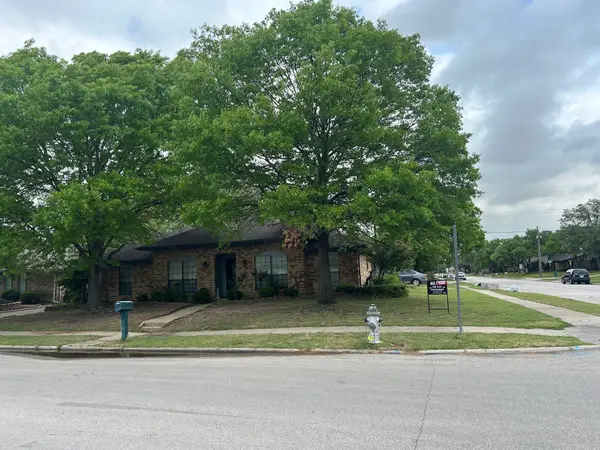 3901 W Country Club Drive, Irving, TX 75038