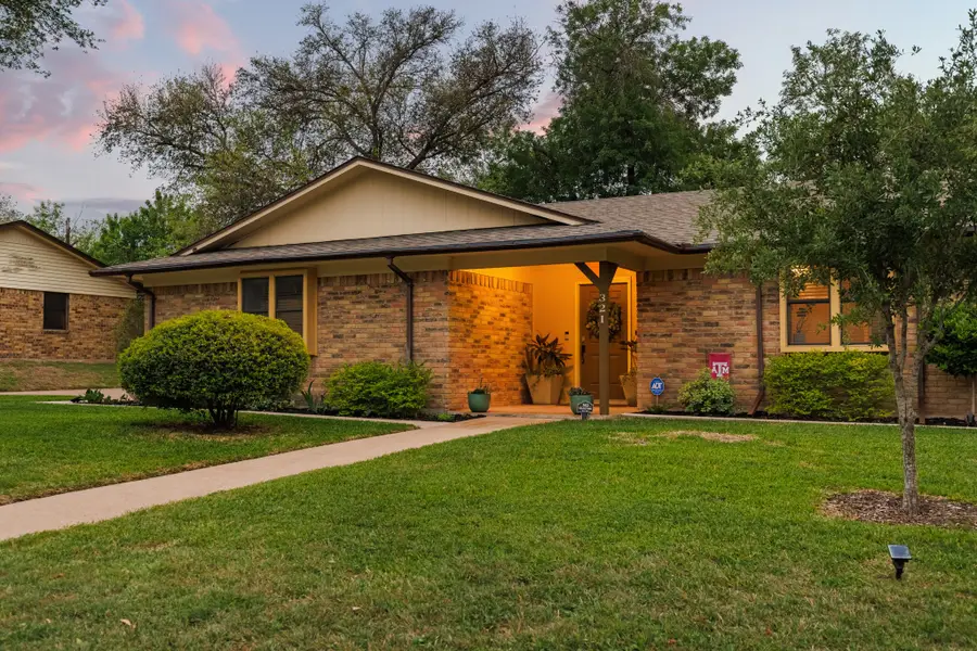 321 Oklahoma Avenue, Hewitt, TX 76643 - #2