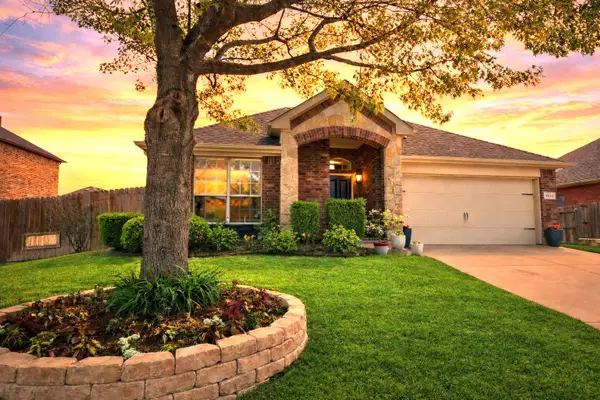 1458 Park Crest Drive, Crowley, TX 76036