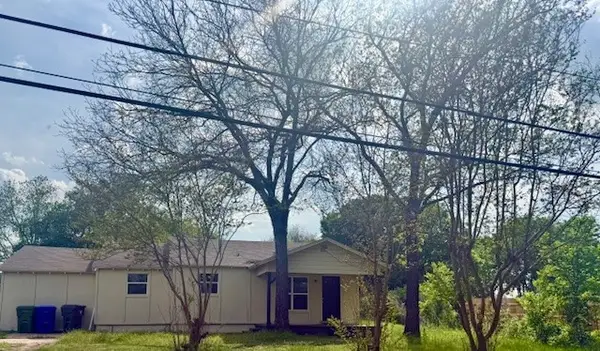 2621 Old Marlin, Waco, TX 76705