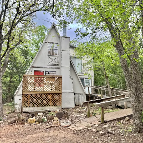 320 Hillside Lane, Valley View, TX 76272