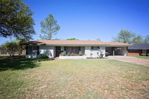 914 Fairview Street, Graham, TX 76450