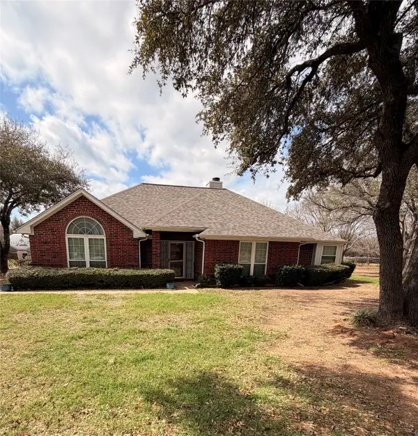 6065 Autumn Hills Drive, Fort Worth, TX 76140