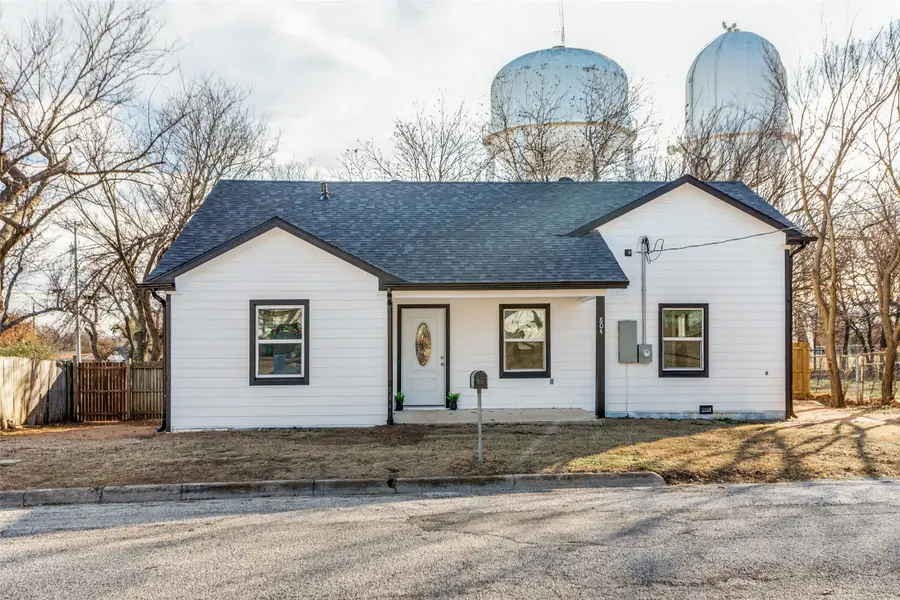 804 Lively Street, Bowie, TX 76230 - #2