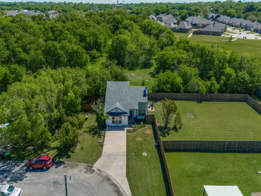 401 N Sierra Trail, Pilot Point, TX 76258 - #3