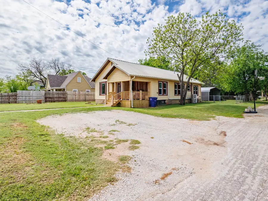 1201 8th Street, Brownwood, TX 76801 - #3