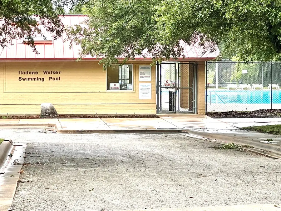 102 E Walker Avenue, Temple, TX 76501 - #3