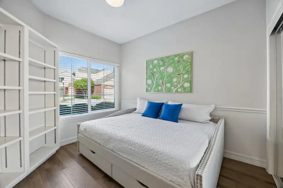 217 Cimarron Trail #5, Irving, TX 75063 - #2