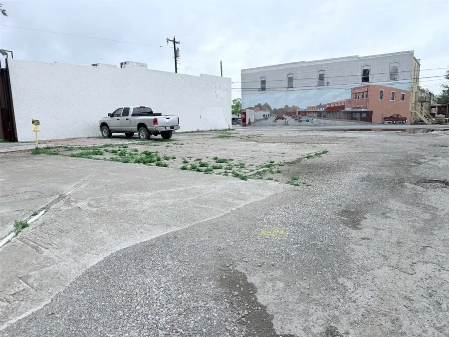 219 N Pearl Street, Trenton, TX 75490 - #2