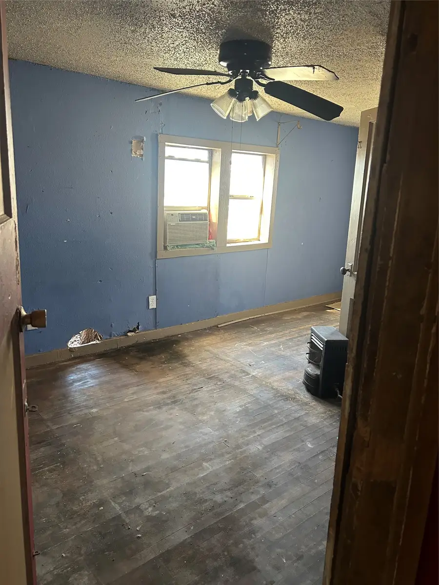 1701 E Leon Street, Gatesville, TX 76528 - #3