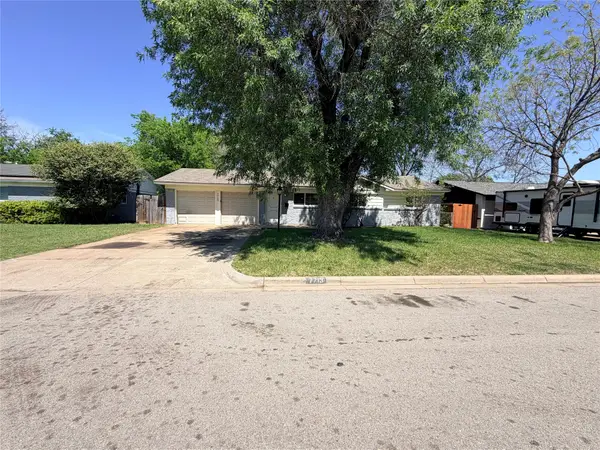 7713 Noreast Drive, North Richland Hills, TX 76180