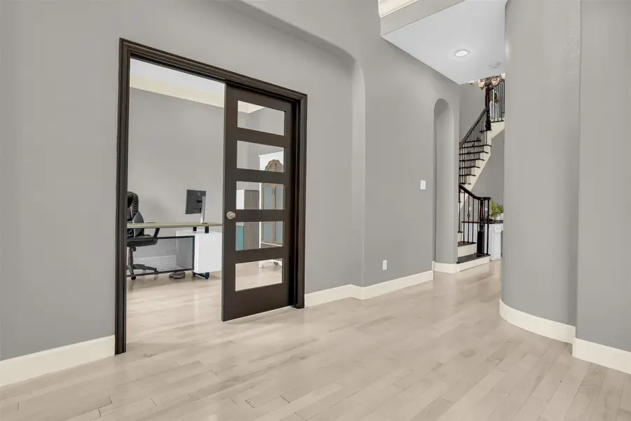 8631 Lohr Valley Road, Irving, TX 75063 - #3