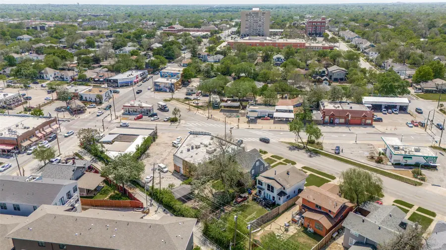 1015 Kings Highway, Dallas, TX 75208 - #2
