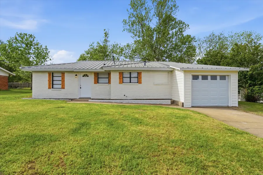 604 E 5th Street, Weatherford, TX 76086 - #3