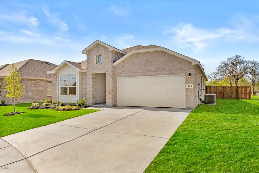 904 Traction Trail, Cleburne, TX 76031 - #3